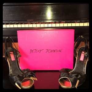 Betsey Johnson sandal